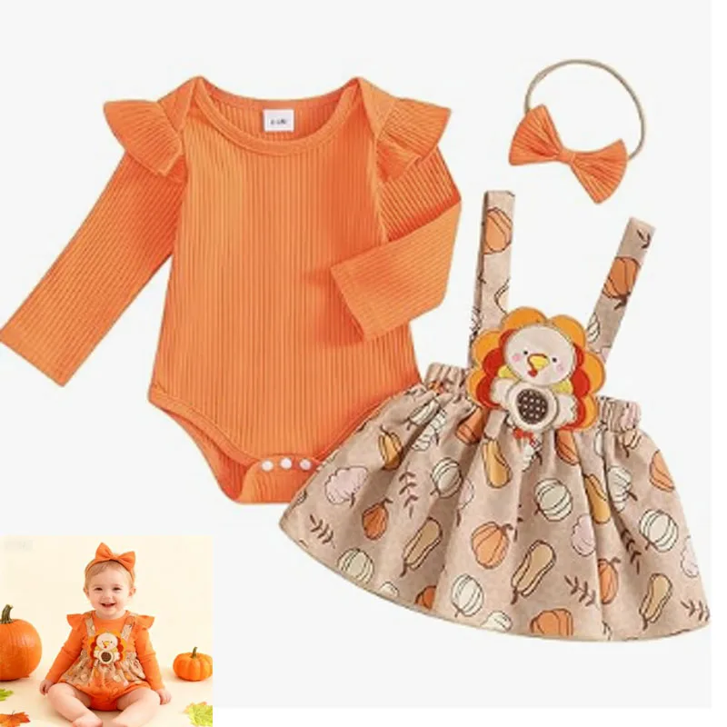 Conjunto bebé falda con tirantes y body manga larga