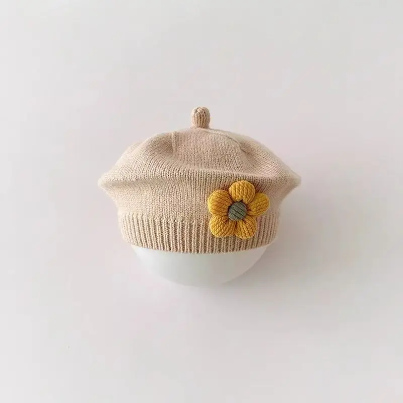 Venta al por mayor de gorros de bebé para otoño e invierno: lindos gorros de punto, boinas adorables y sombreros de pintor de moda con flores para niños y niñas - imagen 3