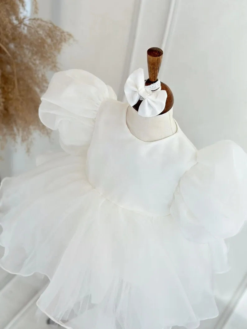 Vestido de bebé de organza blanca: vestido de niña de flores con mangas abullonadas, boda, elegante hecho a mano - imagen 2