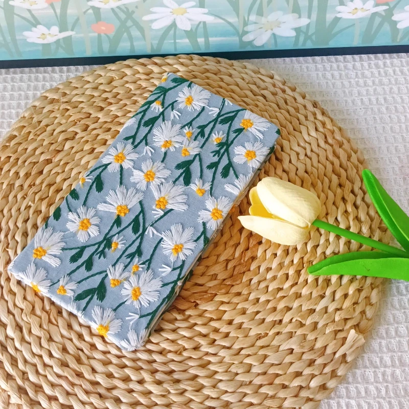 Cuaderno de tela A6 de alto valor de color, bordado floral literario, hermoso manual portátil, diario de estudiante engrosado, 96 hojas - imagen 4