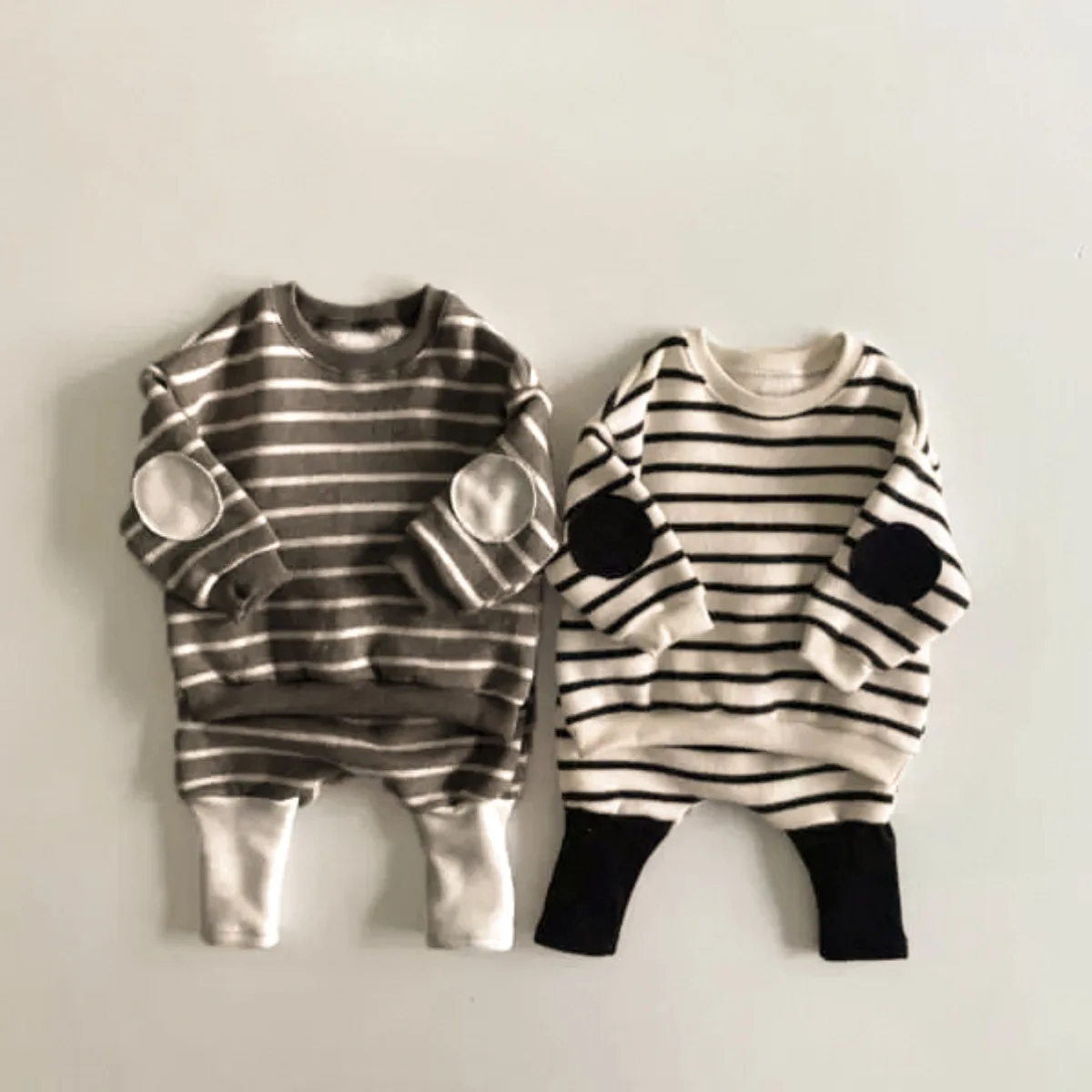 Conjunto de punto de algodón rayado para bebé niño