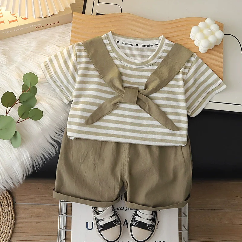 Conjunto de verano para niño – Manga corta con pantalones a rayas - imagen 5