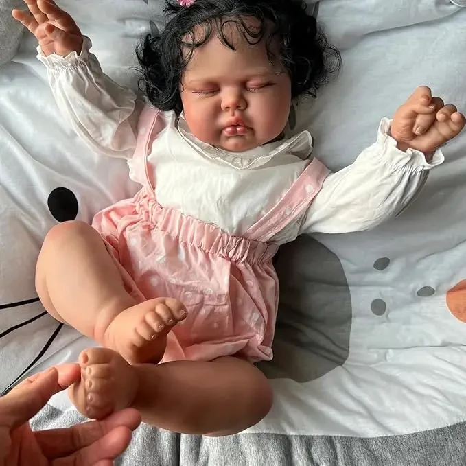 Muñeca realista para niña – Cuerpo de tela suave y pelo natural - imagen 3