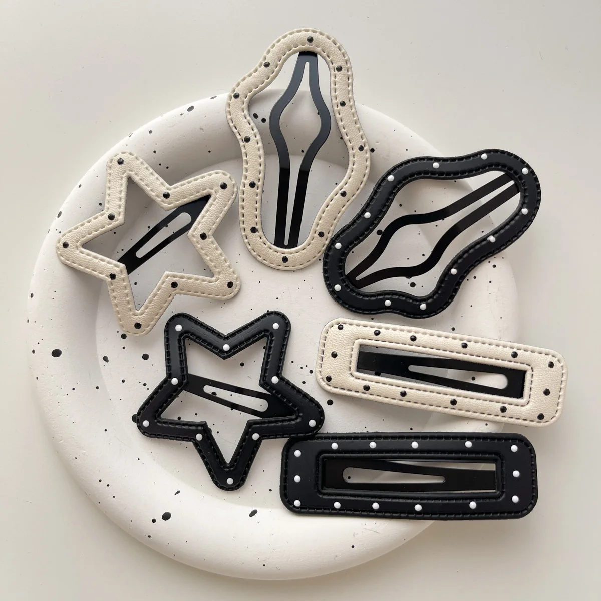 Clip BB de lunares blanco y negro con nube de estrella de cuero clásico coreano nuevo Clip de borde de flequillo de pelo roto Simple dulce - imagen 4