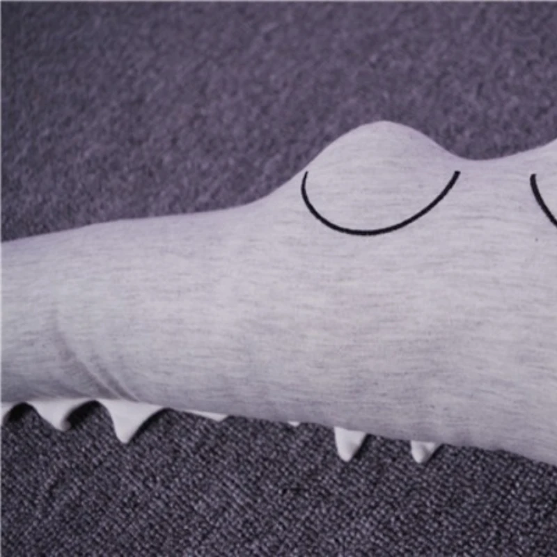 Protector antivuelco cocodrilo gris para cuna de bebé - imagen 5
