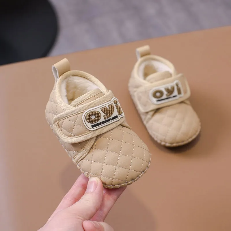 Otoño Invierno, botas de nieve para bebés y niños, zapatos informales para niños al aire libre, suela suave antideslizante, botas de felpa para niños pequeños, zapatos infantiles