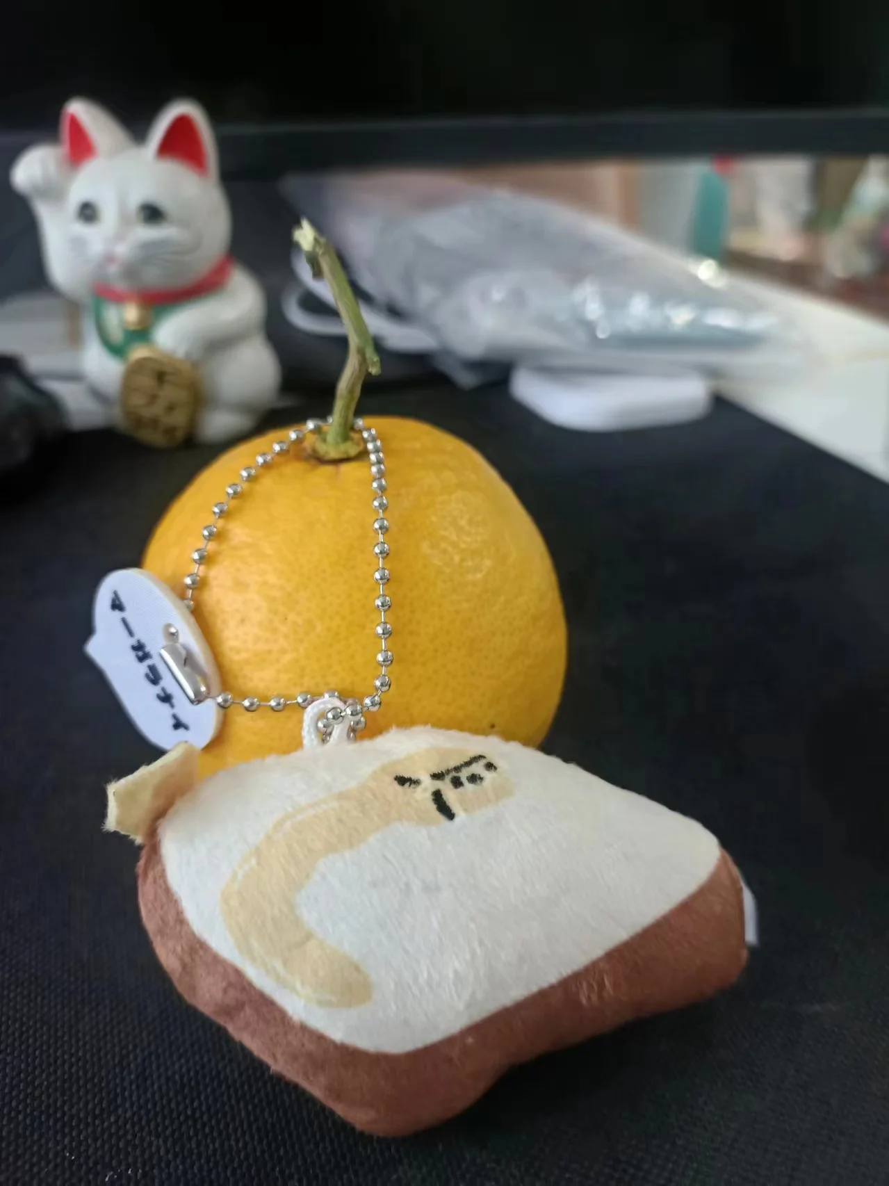 YUMEYA-juguete cápsula kawaii 8810 (Hayato), cadena de bolas de felpa, ojos redondos pequeños, rapa blanca, pulpo rojo, mascota de comida, colgante suave - imagen 4