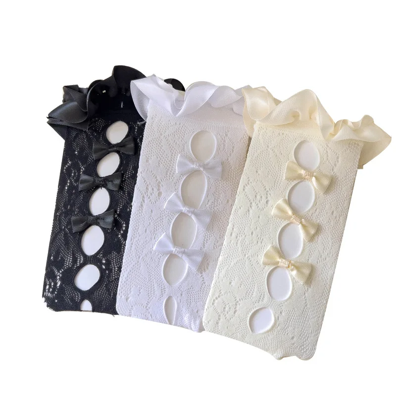 Calcetines altos de malla blanco y negro con lazos de princesa - imagen 3