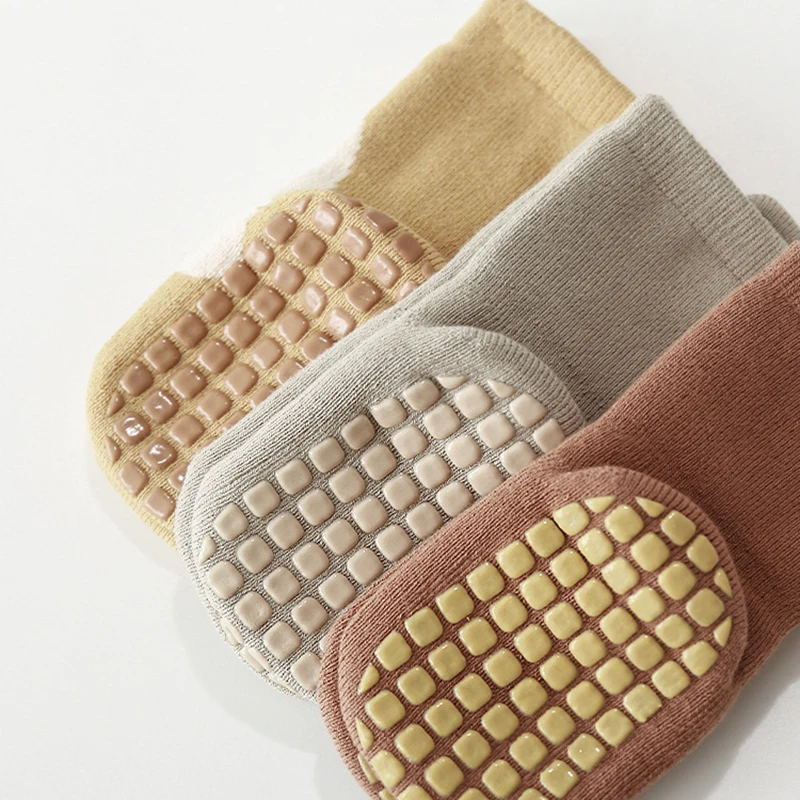 Calcetines de felpa para bebé recién nacido – Suaves y cálidos - imagen 4