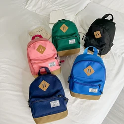 Mochila infantil de lona resistente con colores vivos