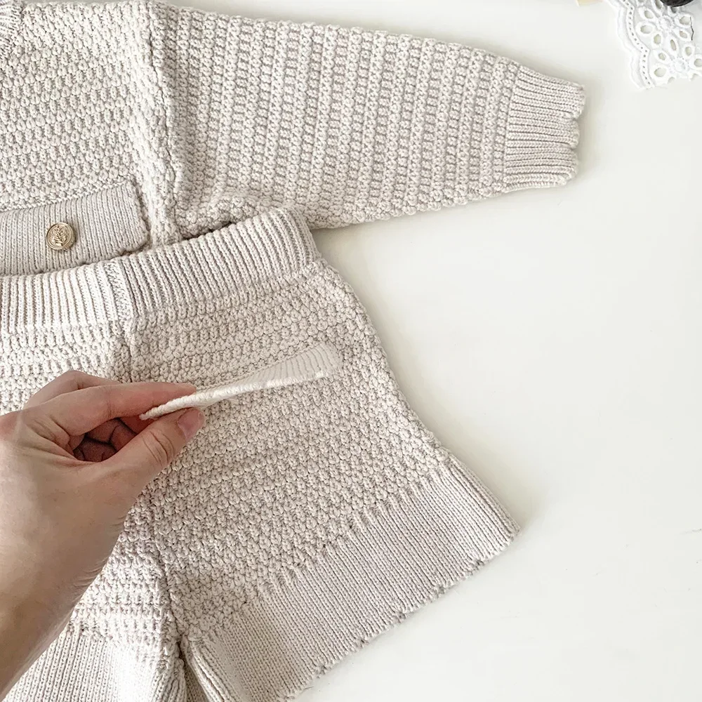 Cárdigan y shorts de punto para bebé niña – conjunto otoño suave - imagen 3