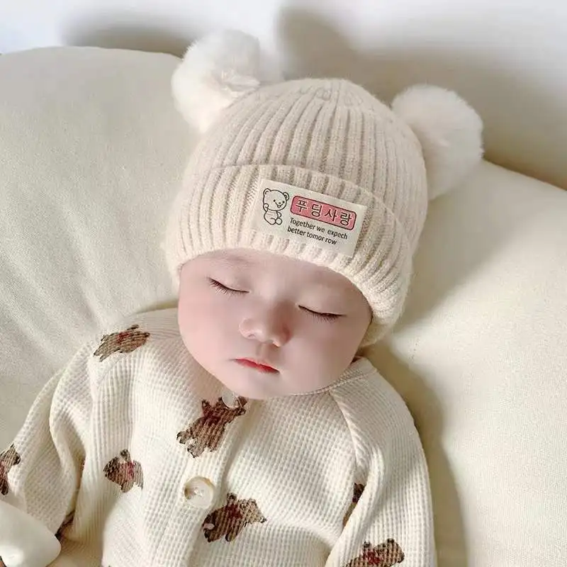 Gorro de bebé con pompon – Otoño e invierno, cálido y suave