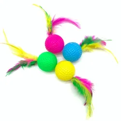 Juguete interactivo para gatos con sonido crujiente y bola colorida
