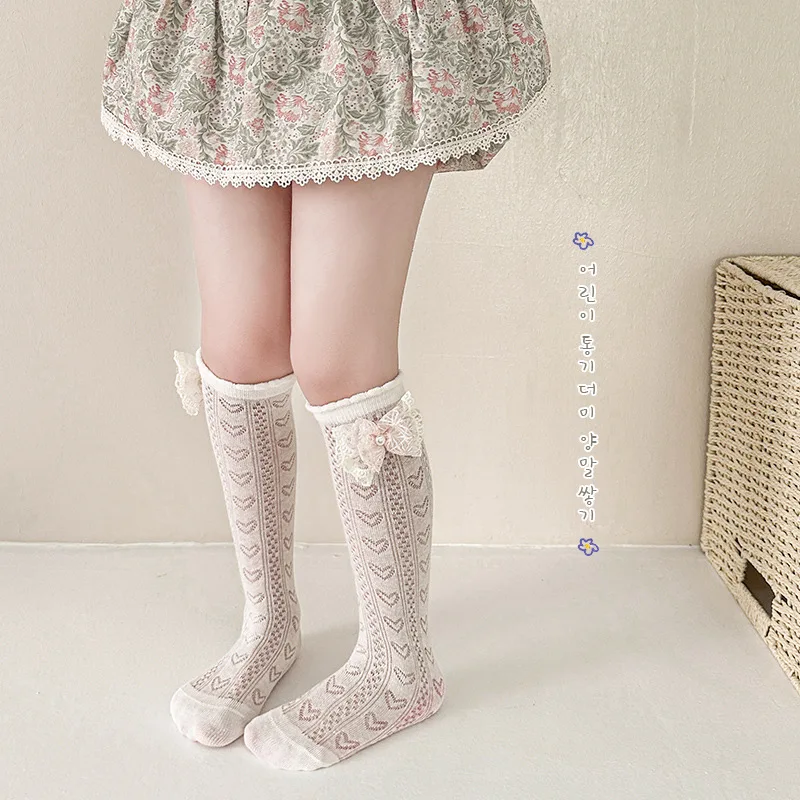 1 par de calcetines hasta la pantorrilla de encaje Floral dulce para niños niña Color Beige arco corazón hueco calcetín para niños Primavera Verano calcetín fino transpirable - imagen 2