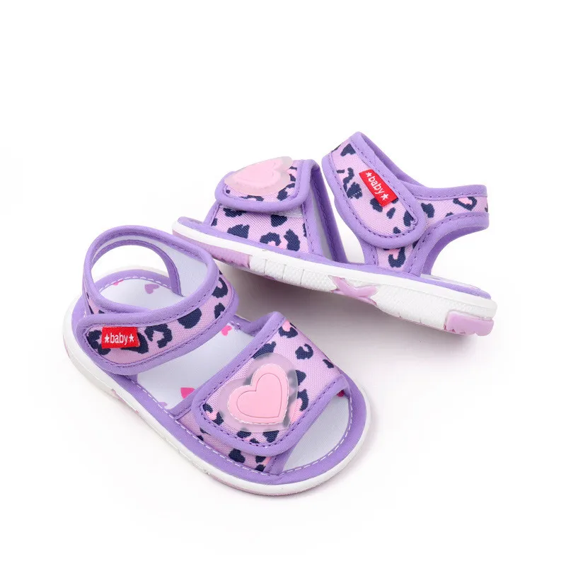 Nuevos zapatos de verano para niños, sandalias transpirables con bonito corazón, zapatos informales de lona para primeros pasos para bebés y niñas - imagen 3