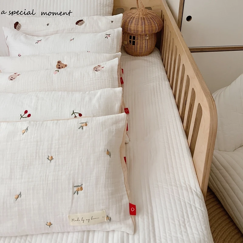 Venta al por mayor, funda de almohada de muselina para bebé recién nacido, funda de almohada de algodón con bordado de oso y conejito, sin necesidad de relleno - imagen 3