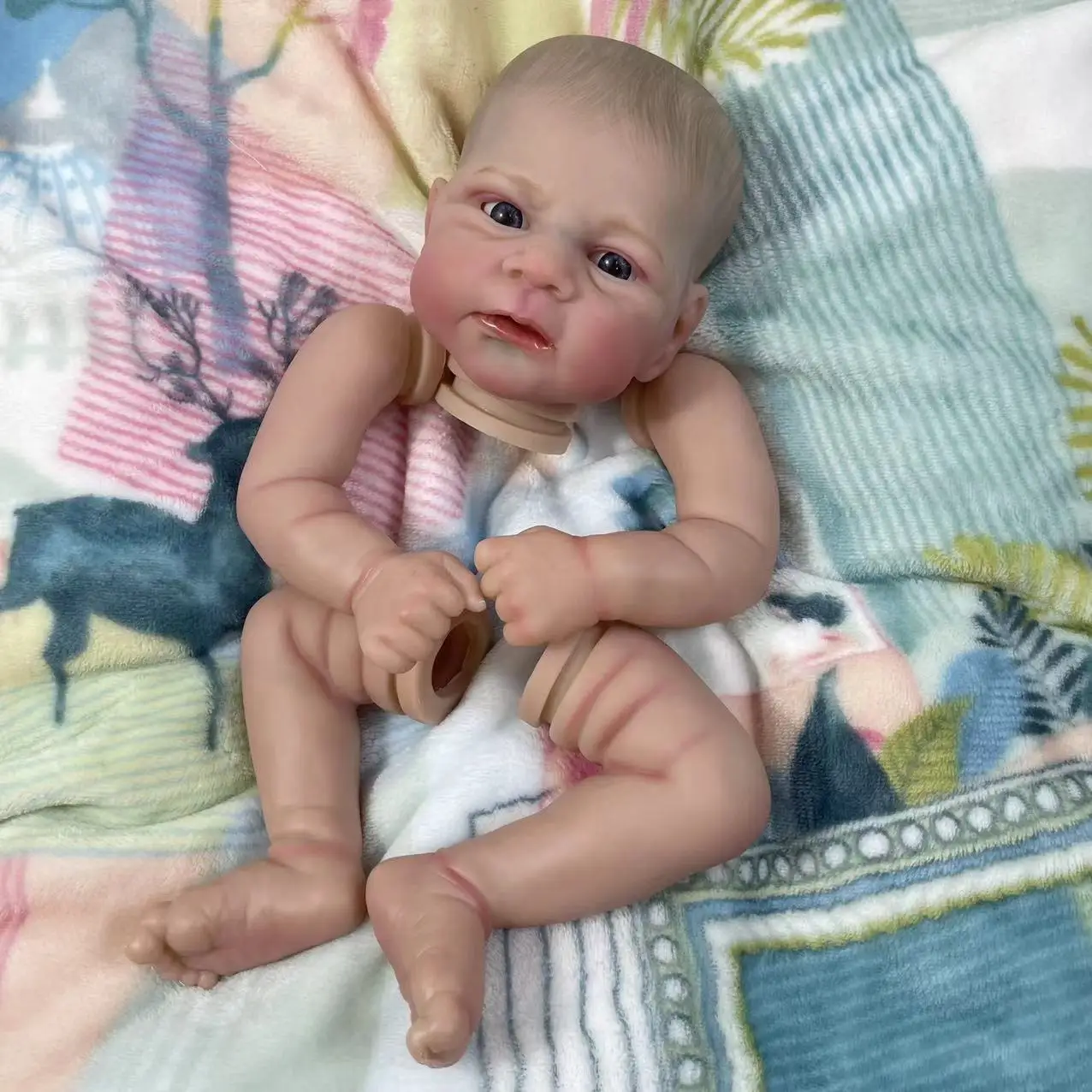 Muñeca Reborn Elijah de vinilo ultra realista con efecto venas - imagen 4