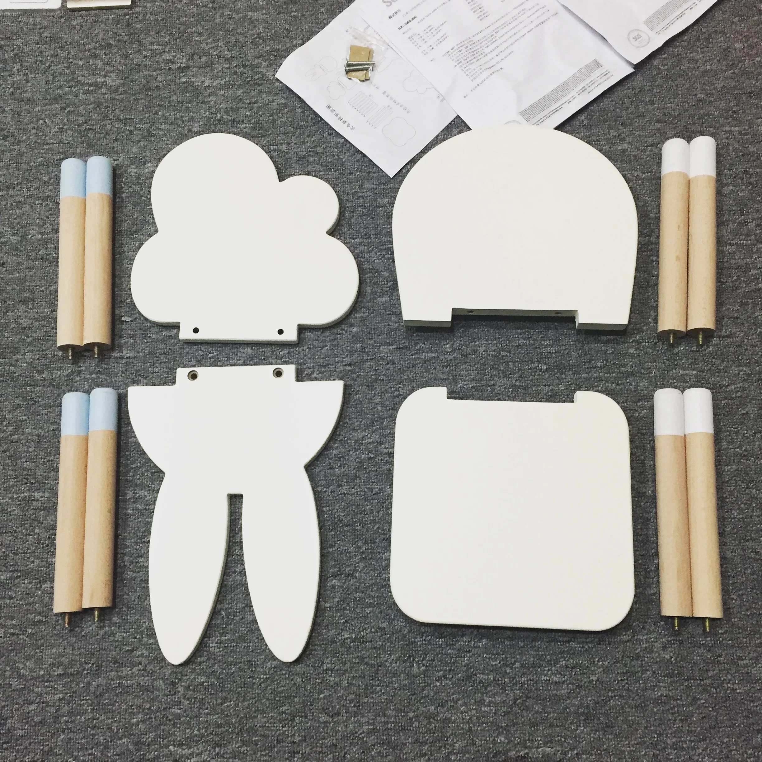 Venta caliente Juego de mesa y sillas de muebles para niños con diseño de conejo y nube de madera ecológicos - imagen 3