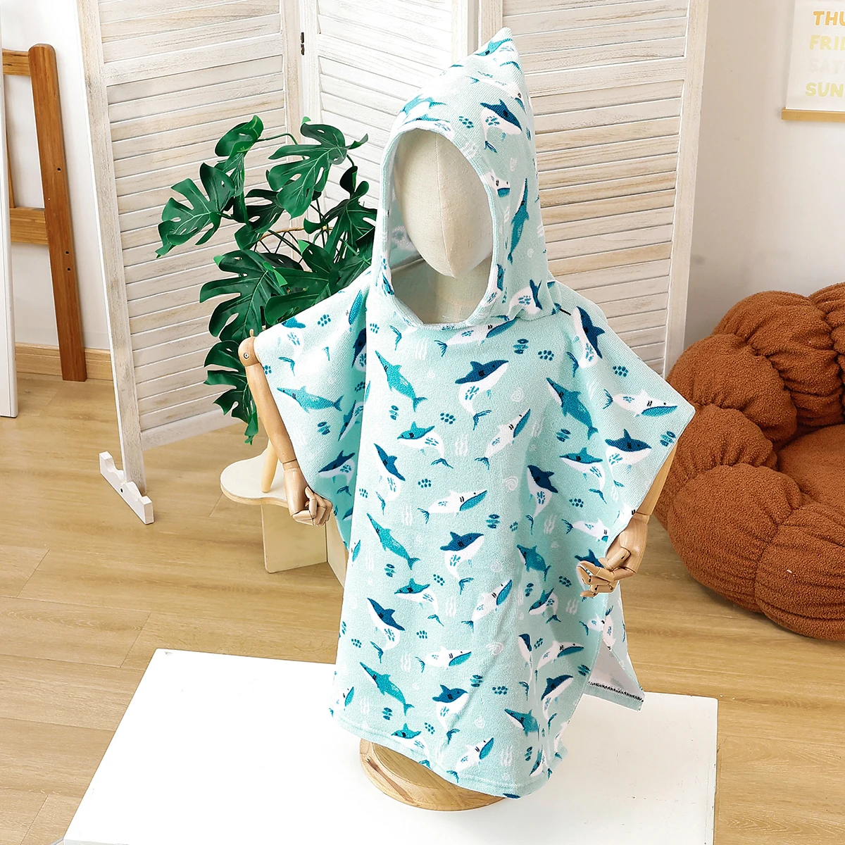 Albornoz infantil de microfibra con capucha – Bata de baño y playa - imagen 3