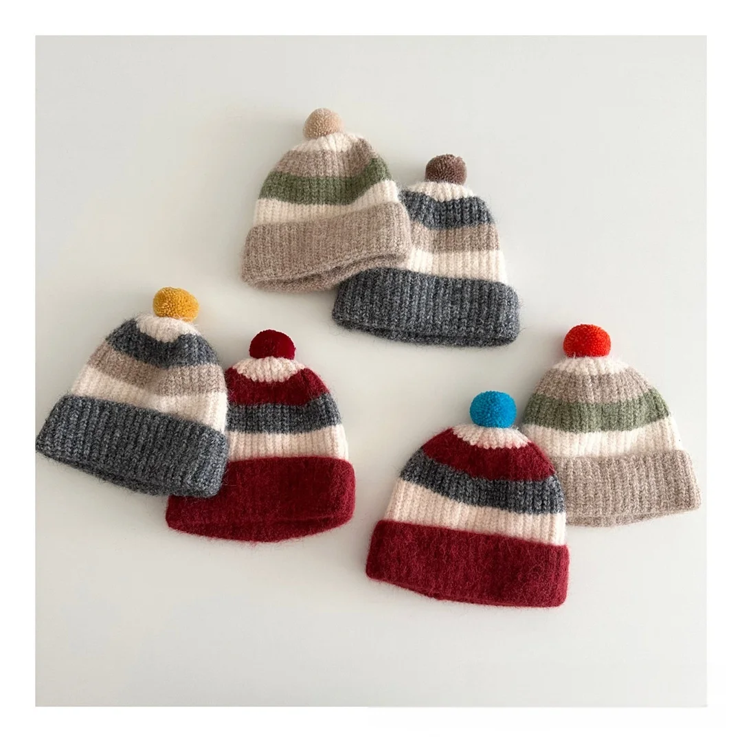 Gorro de punto a rayas para niños – Diseño invernal con puños