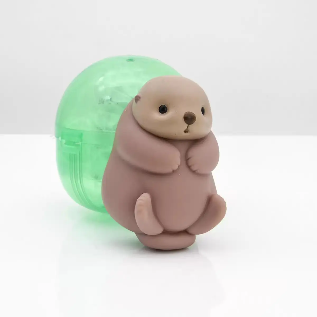 Figura de acción genuina auténtica Gacha flotante Otter lindo baño goma suave juguete para apretar modelo de adorno - imagen 4