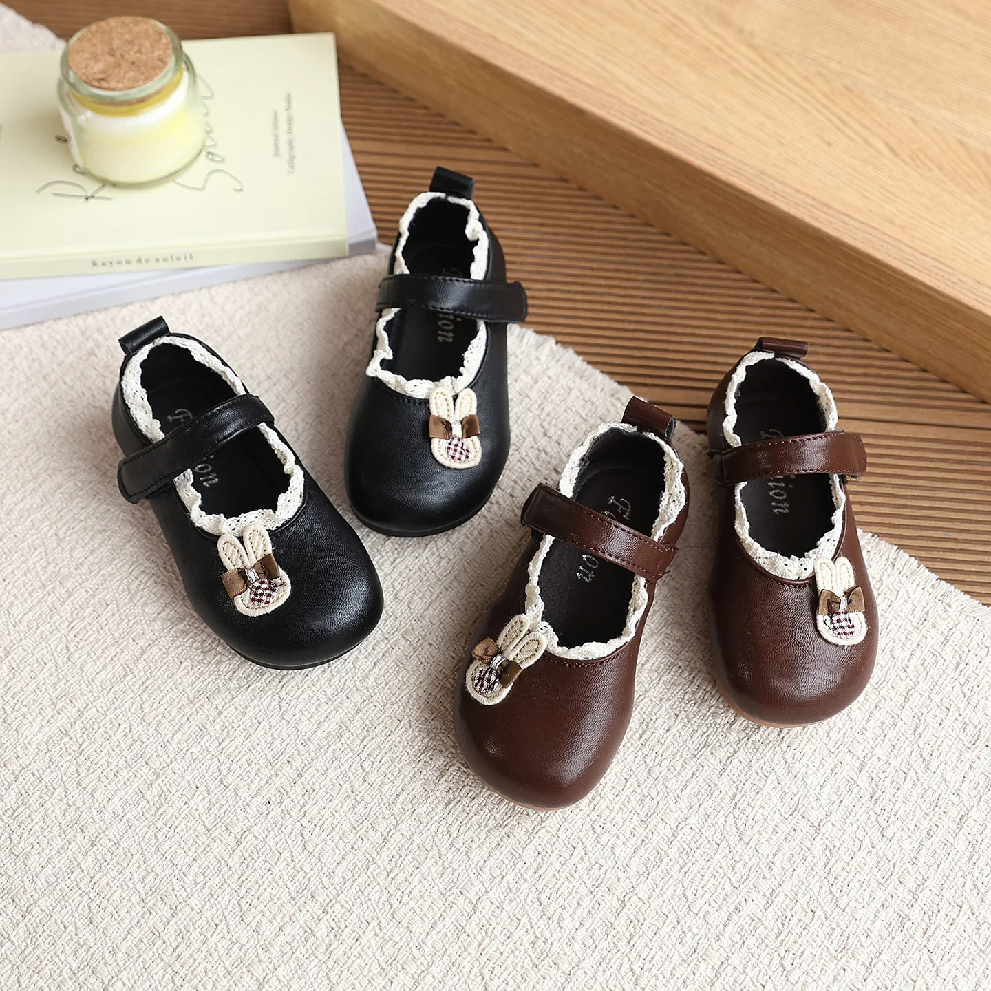 Milancel Zapatos de cuero para niñas transpirables con conejitos - imagen 2