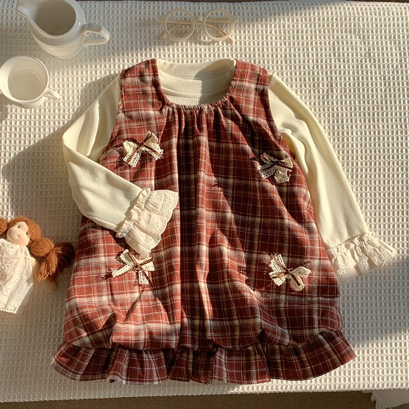 Conjunto otoñal para niña con falda beige y camiseta sin mangas - imagen 2