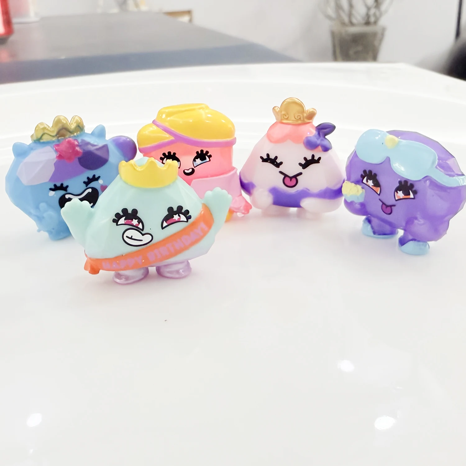 8 unids/lote, figura de Catoon de diamante Pinky aleatoria, monstruo de bestia mágica, figura de Anime bonita, modelo de colección, juguete, regalo de Navidad - imagen 4