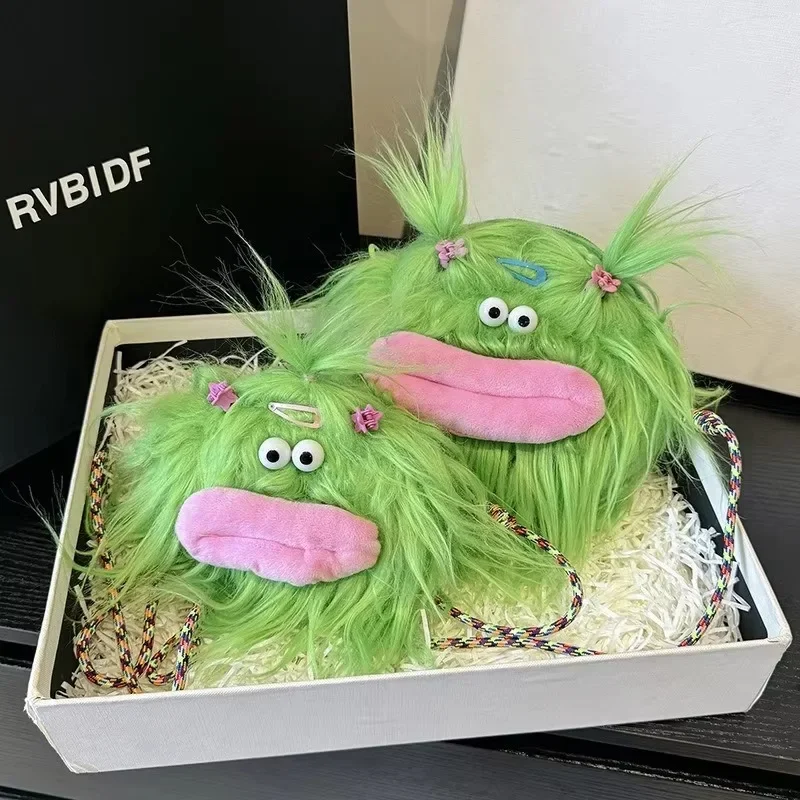 Divertido bolso cruzado de pelo largo, muñeca fea y linda, juguete de peluche con personalidad, Mini bolso cruzado trenzado de felpa divertido, bolso de hombro bonito - imagen 2