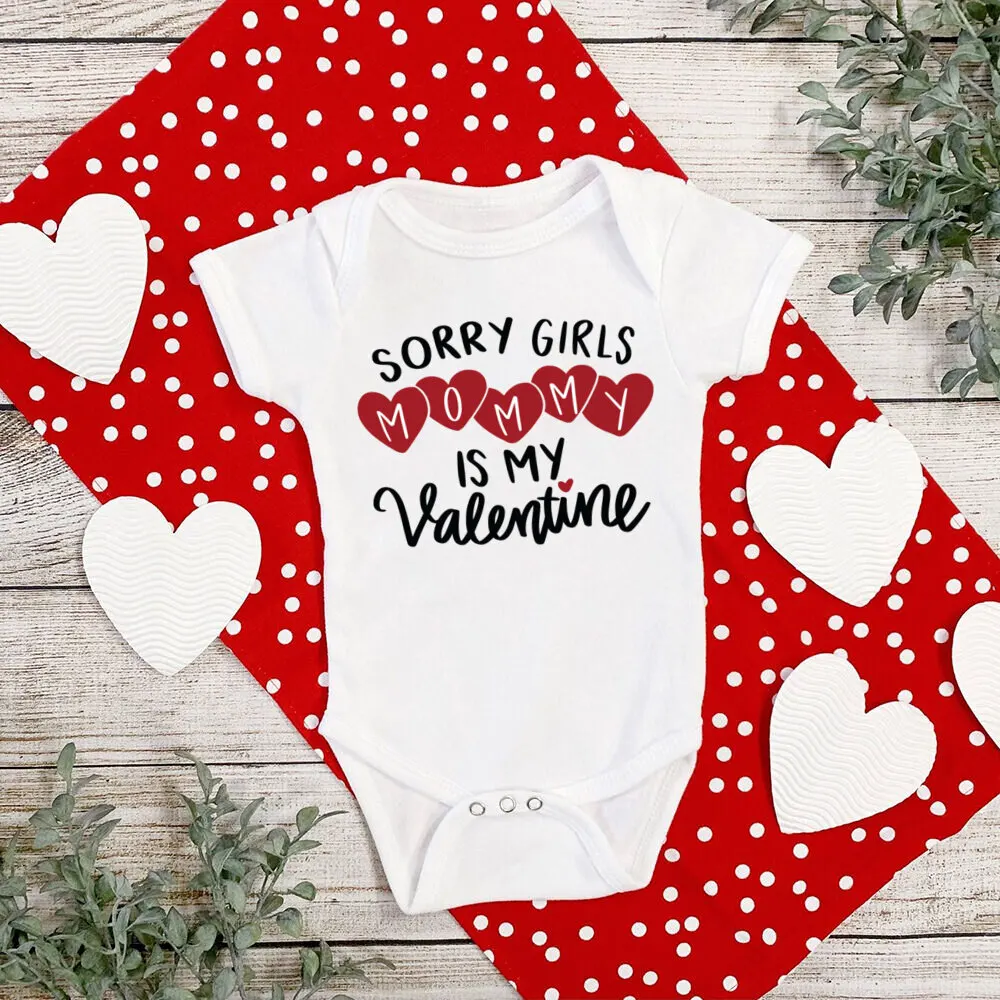 Body con estampado de San Valentín para mamá y papá, traje infantil para el Día de San Valentín, pelele corto para recién nacido, mono de vacaciones para bebé - imagen 4