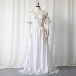 Vestido premamá de encaje blanco para sesión de embarazo