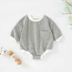 Somenie Body bebé manga larga a rayas – Diseño triangular cómodo