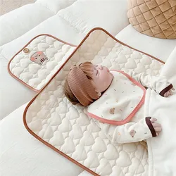 Alfombrilla cambiador acolchada e impermeable para bebé