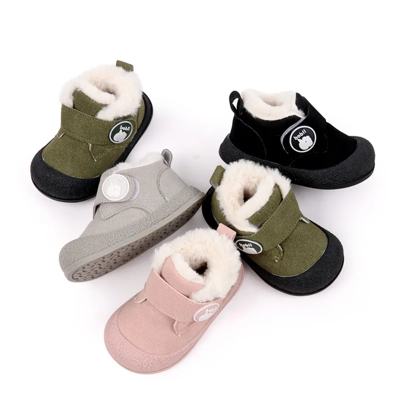 Nuevas botas de invierno para niños y niñas, botas de nieve cálidas para bebés, zapatos de felpa con parte inferior de goma, zapatillas de deporte para exteriores para recién nacidos, zapatos para niños