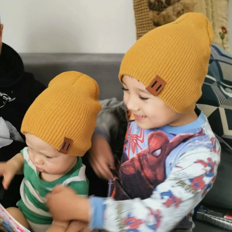 Gorro de punto para bebé de otoño e invierno, gorro para niños y niñas, gorros para padres e hijos, gorro cálido para bebé recién nacido con etiqueta de cuero - imagen 2