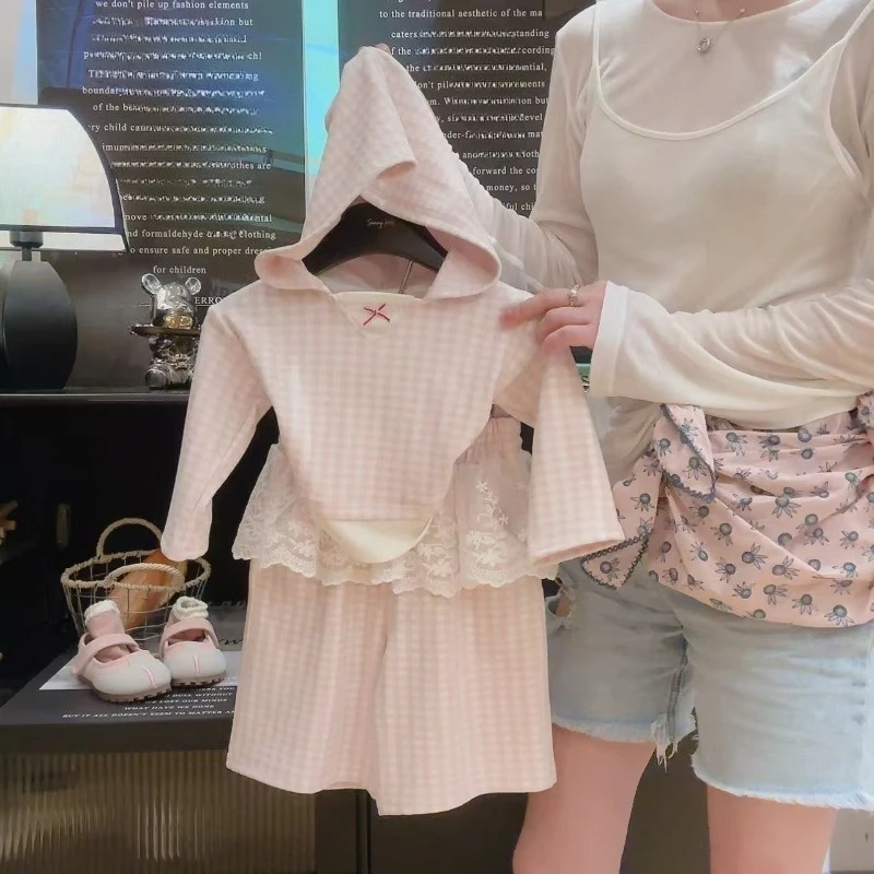 Conjunto de primavera y otoño para niña, Top con capucha de manga larga a cuadros y pantalones de encaje versátiles, lindo traje navideño para exteriores para niños pequeños