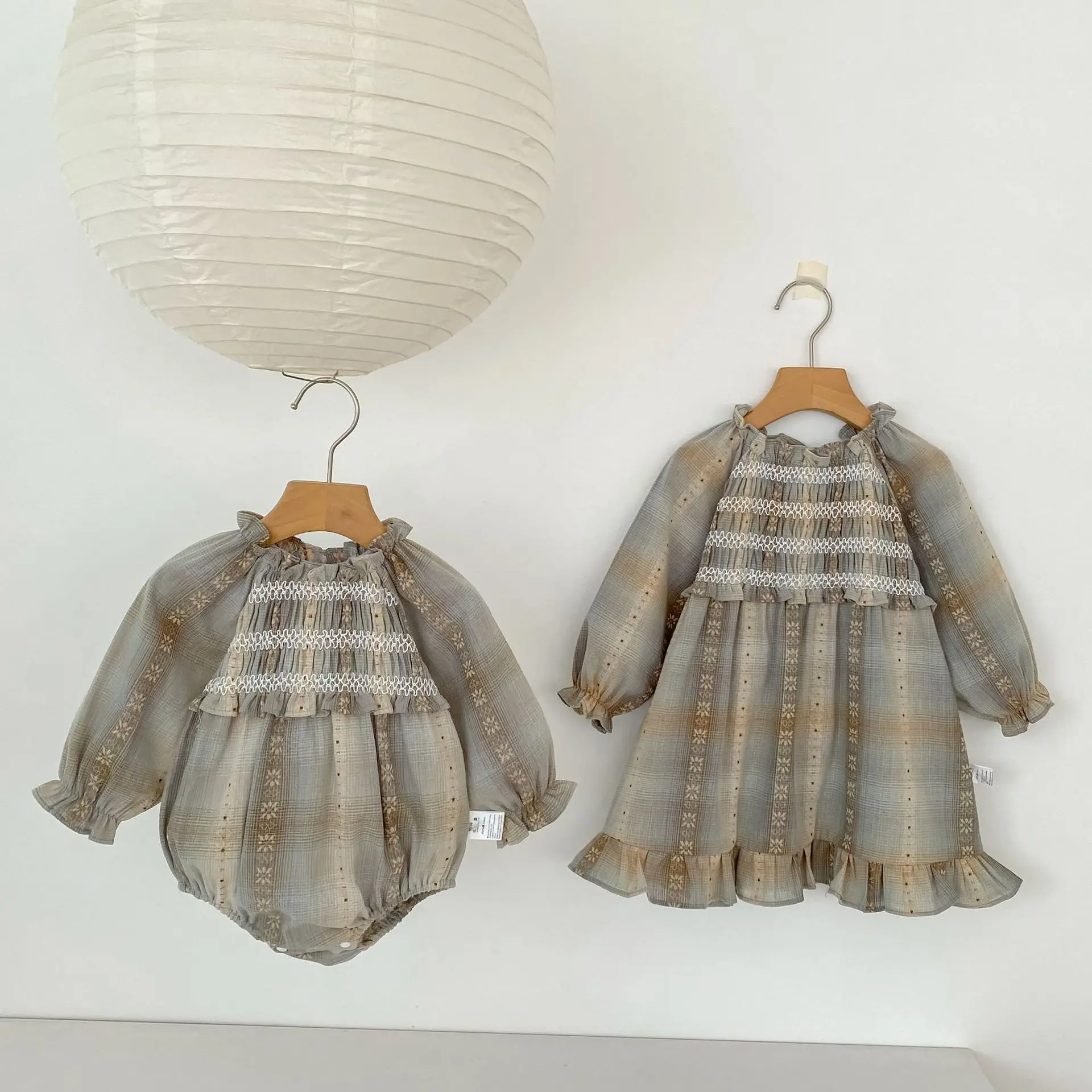 Vista frontal del body infantil