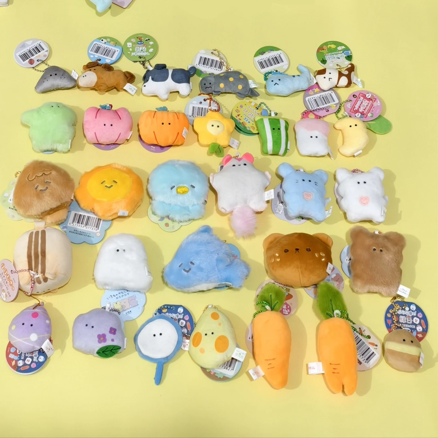 Juguetes de peluche originales de Japón, bolsa de la suerte, bolsa misteriosa sorpresa al azar, animales kawaii, alimentos, miniaturas, colgante de peluche, figuras de gacha - imagen 2