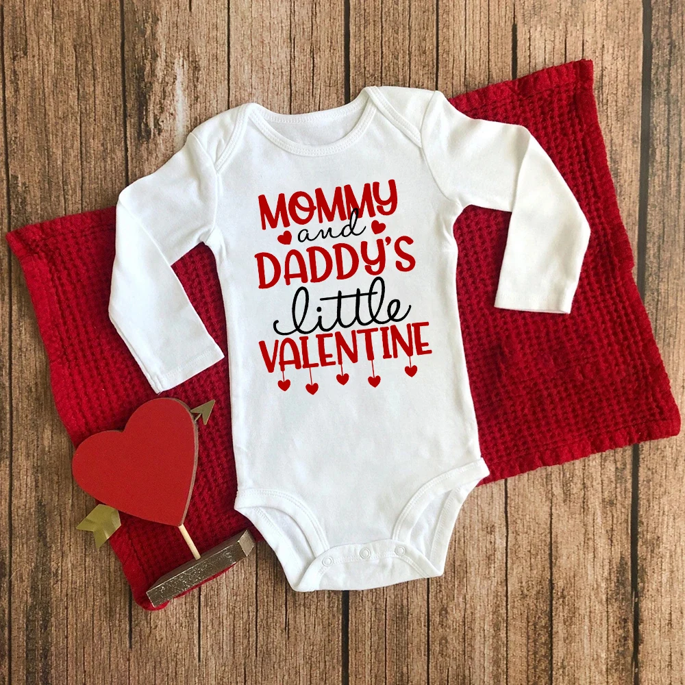 Mameluco para bebé con estampado de San Valentín de mamá y papá, traje infantil para el Día de San Valentín, mono de manga larga para recién nacido, mono para niño pequeño