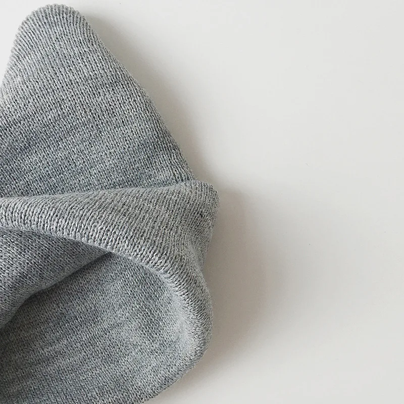 Gorro de bebé de Color sólido Otoño Invierno estilo coreano Kwaii lindo cuerno de vaca gorro tejido para bebé niños actividades al aire libre gorros de lana - imagen 4