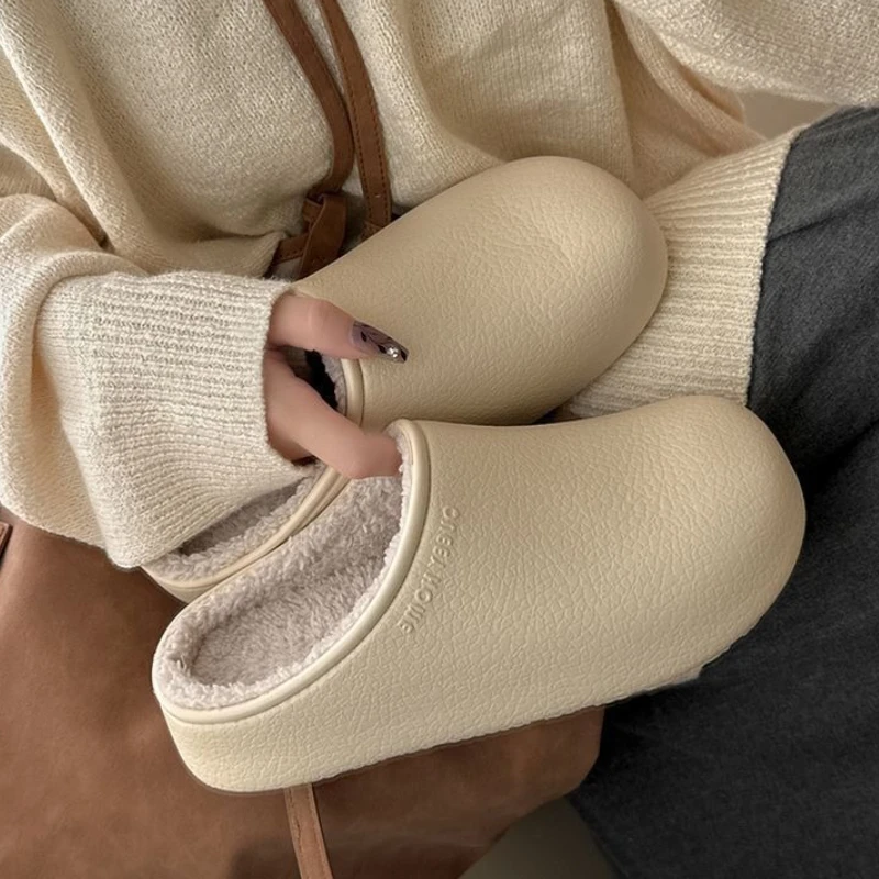 Zapatillas de invierno impermeables para mujer, zapatos de casa de felpa cálidos antideslizantes, chanclas de algodón cómodas EVA suaves para interiores y exteriores para Unisex