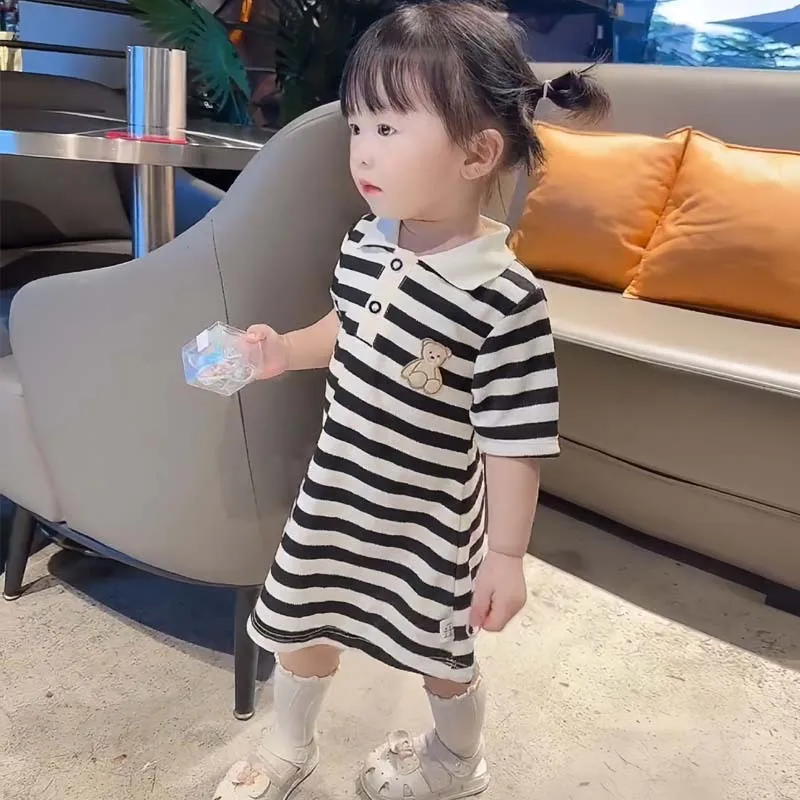 Vestido de verano para niña con estampado de oso y rayas - imagen 2