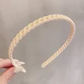 white chain