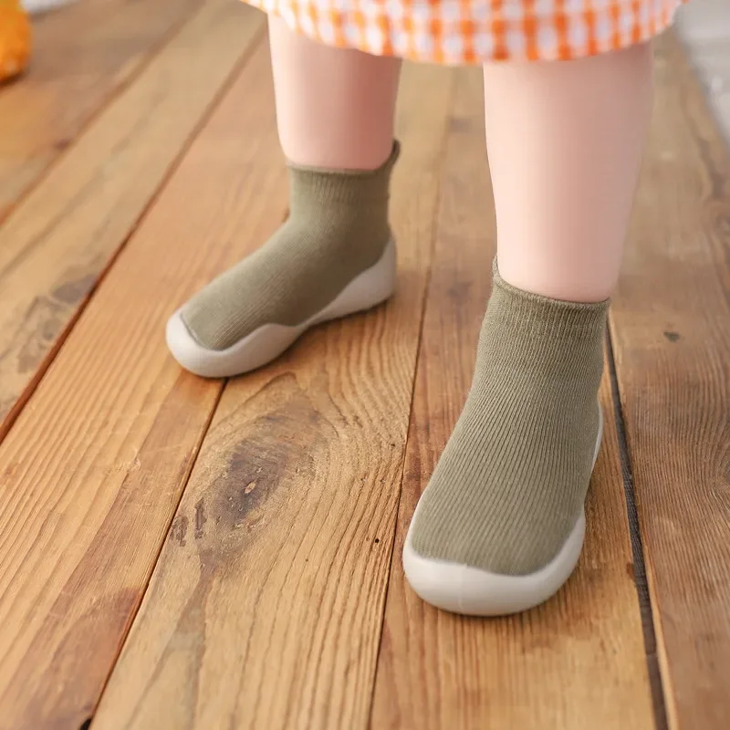 Zapatos de bebé antipatadas y absorbentes de golpes, nuevos zapatos de suela blanda para bebés pequeños, calcetines y zapatos bordados de punto para el suelo del bebé - imagen 4