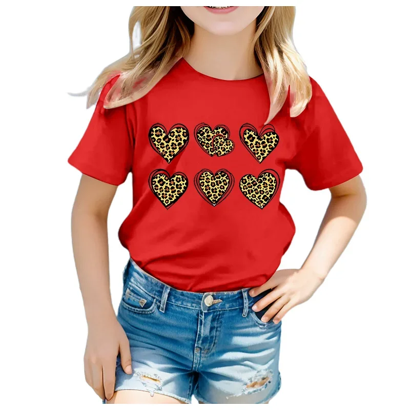 Camiseta infantil manga corta con corazones y estampado leopardo - imagen 2