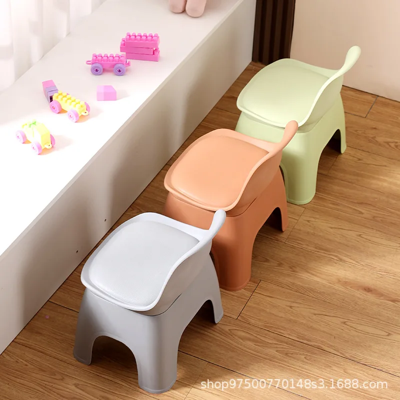 Taburetes de plástico para niños, respaldos gruesos apilados, bonitos y divertidos taburetes para cambiar zapatos, taburetes de ducha, sillas para niños en el hogar - imagen 4