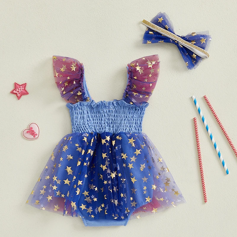 Conjunto de 2 piezas para niña de 0 a 18 meses, traje del 4 de julio con estampado de letras y estrellas, mameluco de manga voladora ahumada y diadema con lazo - imagen 2