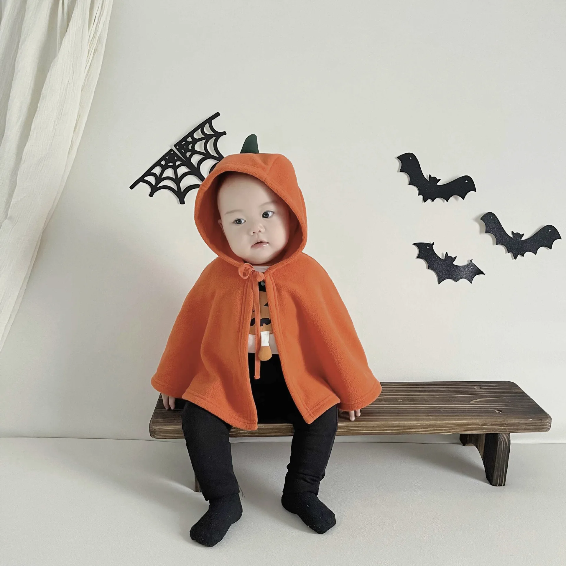 Capa coreana para niños en tono rojo
