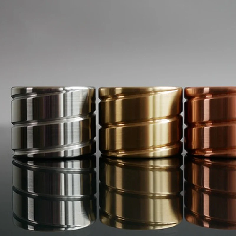 Giroscopio giratorio de escritorio para adultos y niños, juguete silencioso para hipnosis, giroscopio para la yema del dedo, alivio del estrés, giroscopio de Metal para oficina - imagen 2