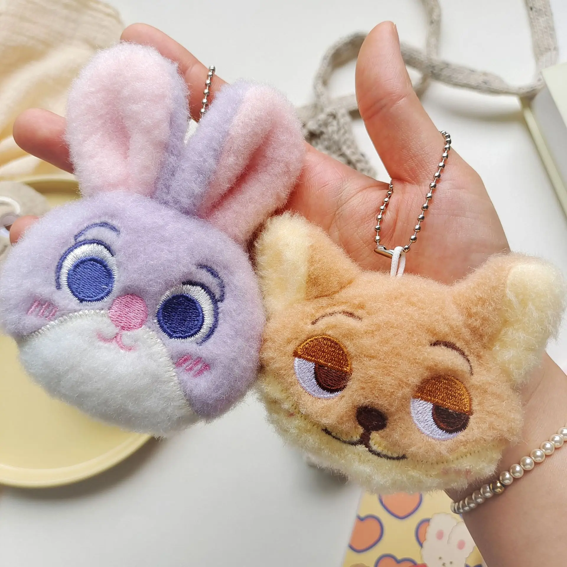 LLavero de peluche de dibujos animados de Zootopia de Disney, colgante bonito de Nick Judy Clawhauser, mochilas de felpa, decoración colgante, regalo de felpa sorpresa - imagen 5